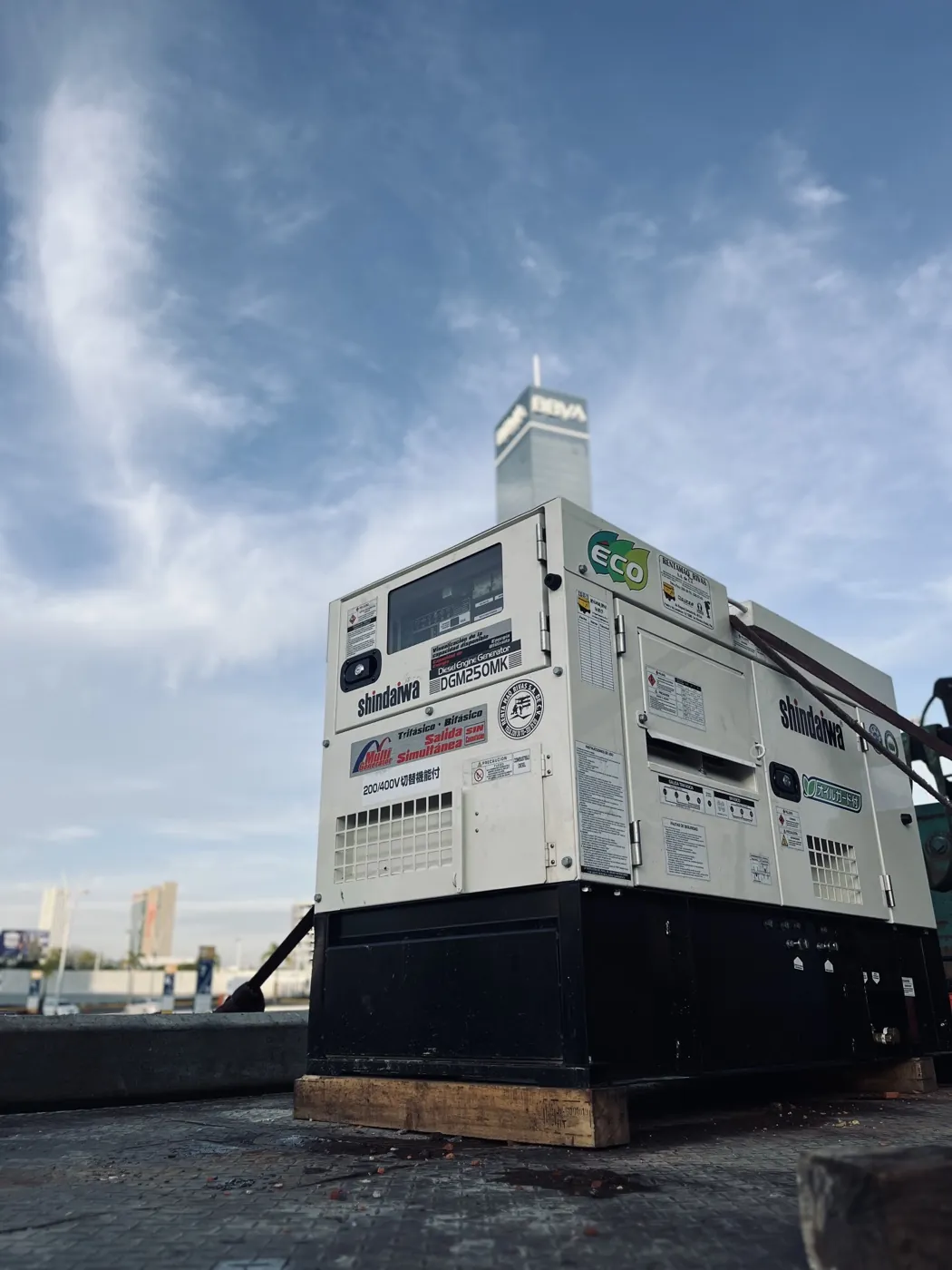 Planta de luz industrial diésel en operación